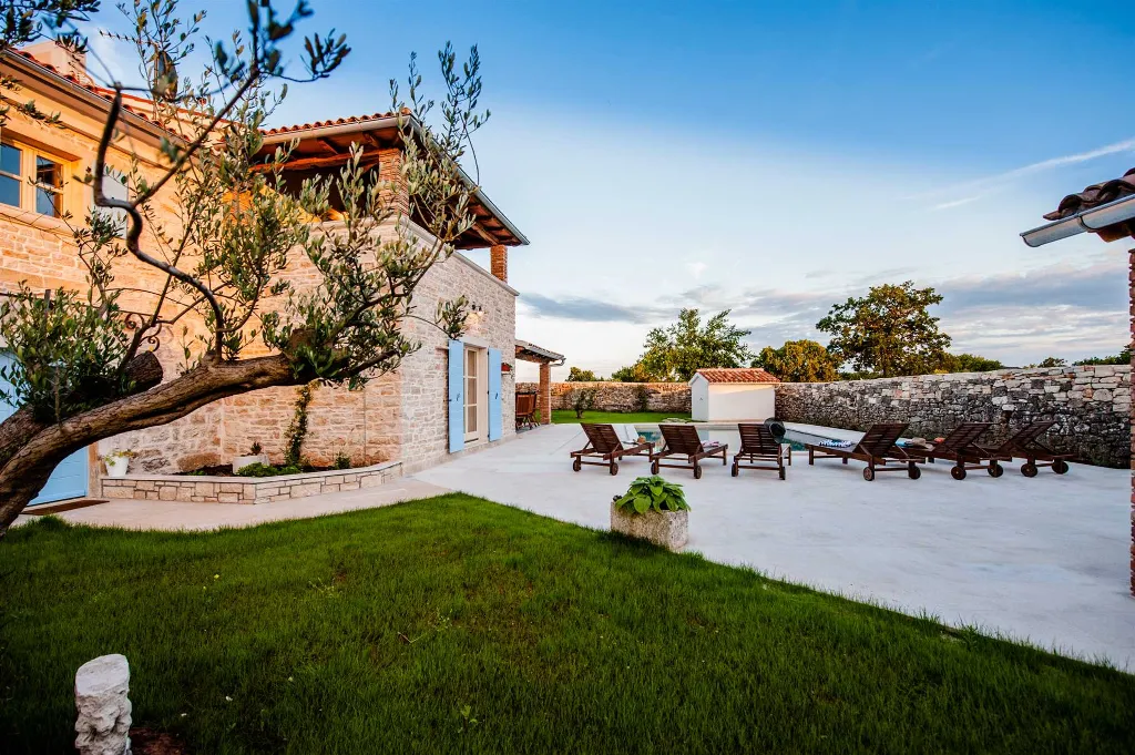 Rustic Stone Villa in Krmed for Up to 10 Guests