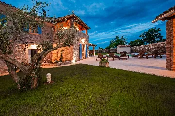 Rustic Stone Villa in Krmed for Up to 10 Guests