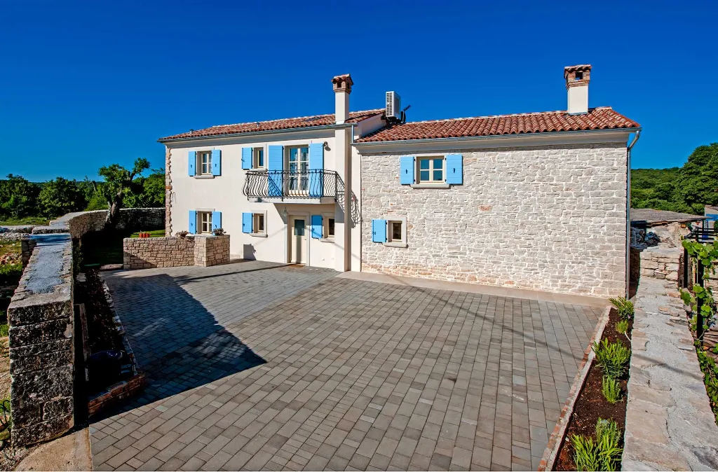 Rustic Stone Villa in Krmed for Up to 10 Guests