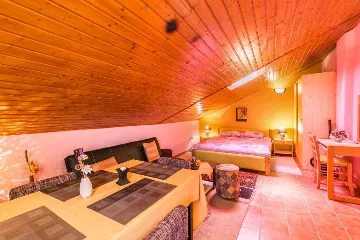 Banjole Villa for 10 Guests with Heated Pool