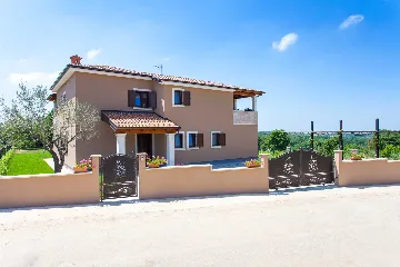 Jakovici Villa for 8 Guests with Pool & Jacuzzi