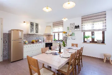 Jakovici Villa for 8 Guests with Pool & Jacuzzi