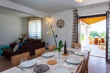 Jakovici Villa for 8 Guests with Pool & Jacuzzi