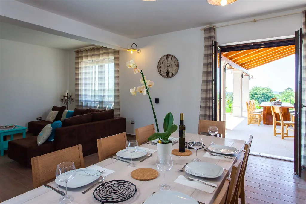 Jakovici Villa for 8 Guests with Pool & Jacuzzi