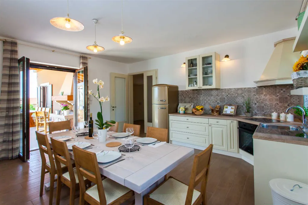 Jakovici Villa for 8 Guests with Pool & Jacuzzi