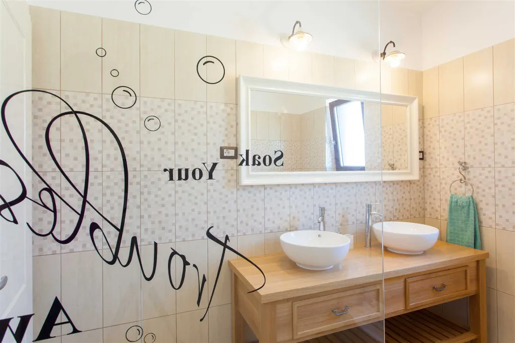 Jakovici Villa for 8 Guests with Pool & Jacuzzi