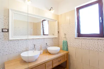 Jakovici Villa for 8 Guests with Pool & Jacuzzi