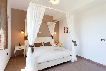 Jakovici Villa for 8 Guests with Pool & Jacuzzi