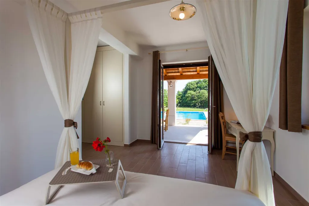 Jakovici Villa for 8 Guests with Pool & Jacuzzi