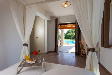 Jakovici Villa for 8 Guests with Pool & Jacuzzi