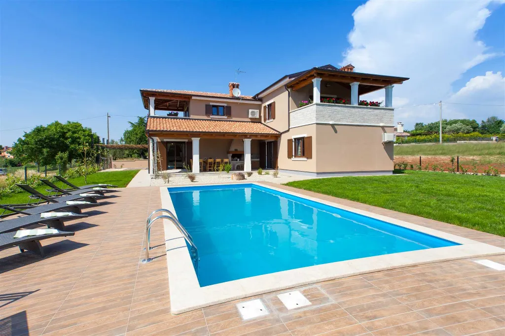 Jakovici Villa for 8 Guests with Pool & Jacuzzi