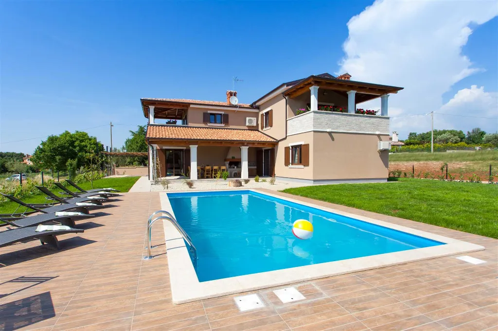 Jakovici Villa for 8 Guests with Pool & Jacuzzi