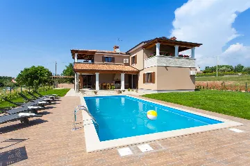 Jakovici Villa for 8 Guests with Pool & Jacuzzi