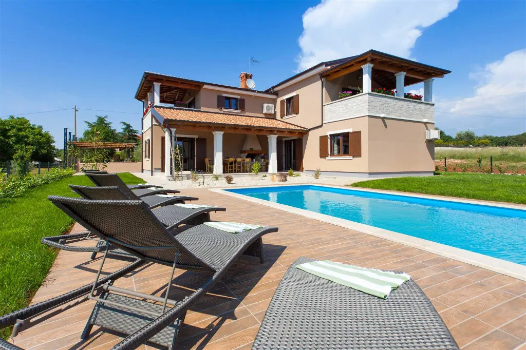 Jakovici Villa for 8 Guests with Pool & Jacuzzi