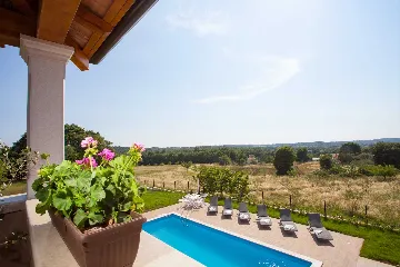 Jakovici Villa for 8 Guests with Pool & Jacuzzi