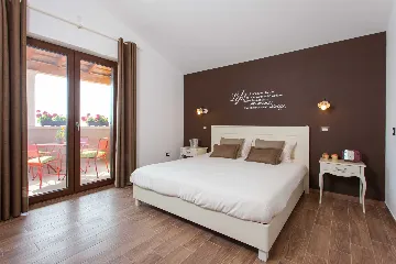 Jakovici Villa for 8 Guests with Pool & Jacuzzi