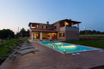 Jakovici Villa for 8 Guests with Pool & Jacuzzi