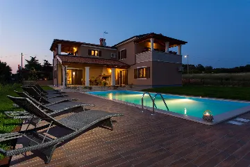 Jakovici Villa for 8 Guests with Pool & Jacuzzi