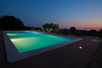 Jakovici Villa for 8 Guests with Pool & Jacuzzi