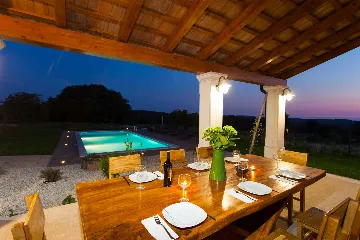 Jakovici Villa for 8 Guests with Pool & Jacuzzi