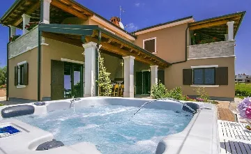 Jakovici Villa for 8 Guests with Pool & Jacuzzi