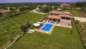 Jakovici Villa for 8 Guests with Pool & Jacuzzi
