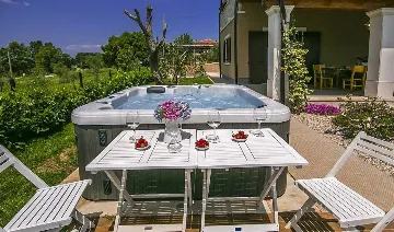 Jakovici Villa for 8 Guests with Pool & Jacuzzi