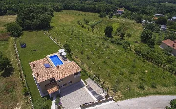 Jakovici Villa for 8 Guests with Pool & Jacuzzi