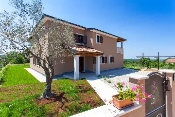 Jakovici Villa for 8 Guests with Pool & Jacuzzi