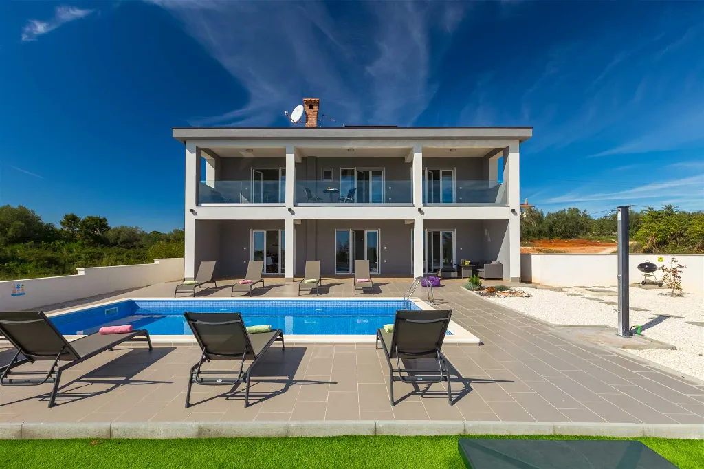 Modern Villa with Private Pool and Sea Views in Peruški