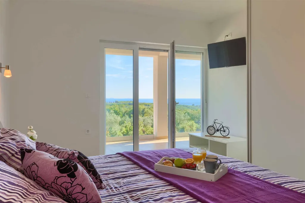 Modern Villa with Private Pool and Sea Views in Peruški