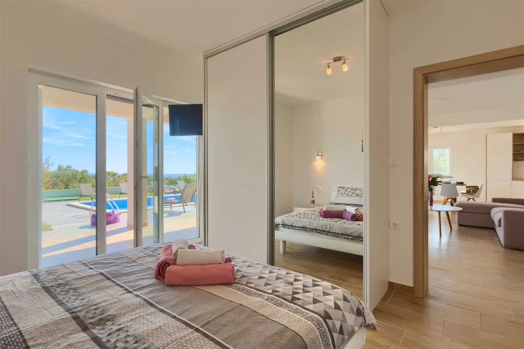 Modern Villa with Private Pool and Sea Views in Peruški