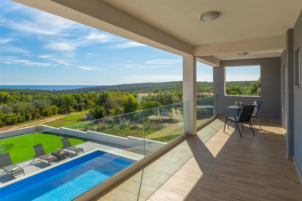 Modern Villa with Private Pool and Sea Views in Peruški