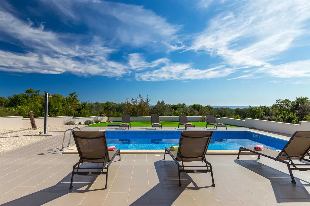 Modern Villa with Private Pool and Sea Views in Peruški