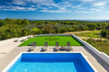 Modern Villa with Private Pool and Sea Views in Peruški