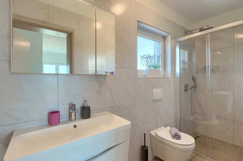 Modern Villa with Private Pool and Sea Views in Peruški