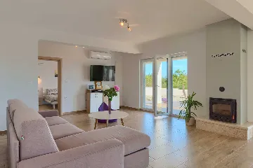 Modern Villa with Private Pool and Sea Views in Peruški