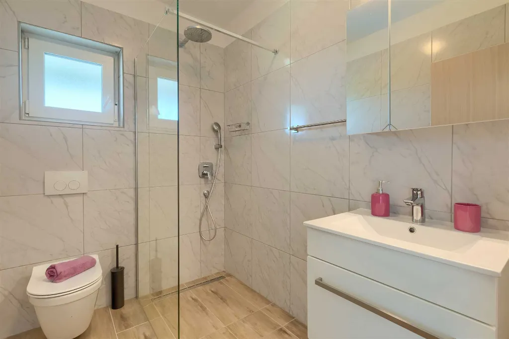 Modern Villa with Private Pool and Sea Views in Peruški