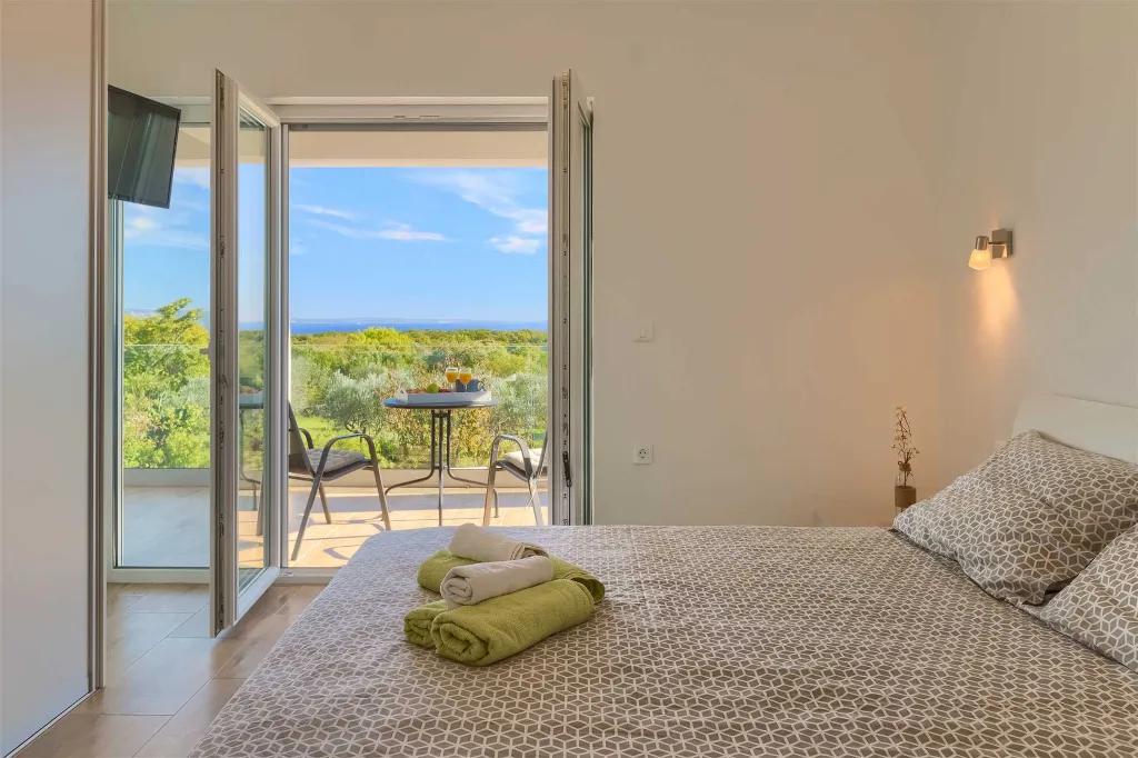 Modern Villa with Private Pool and Sea Views in Peruški