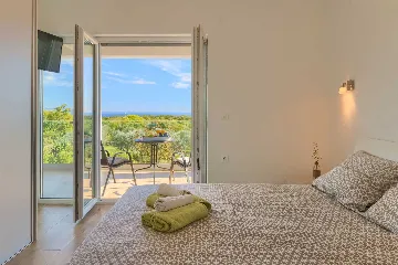 Modern Villa with Private Pool and Sea Views in Peruški