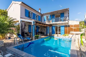 4-Bedroom Villa with Pool and Terrace in Novi Vinodolski