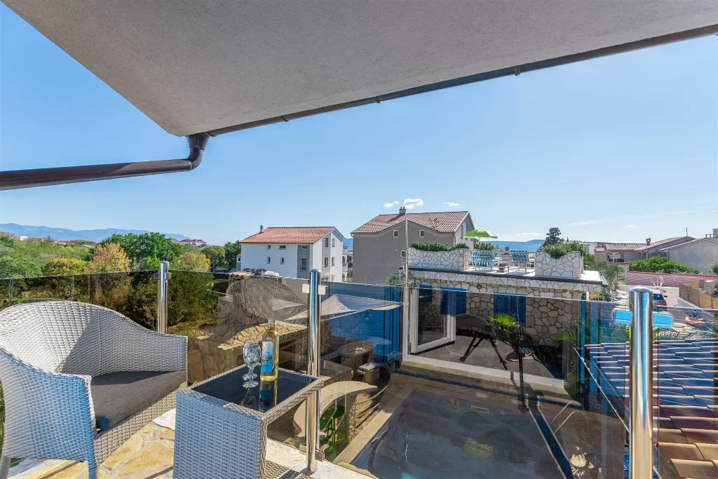 4-Bedroom Villa with Pool and Terrace in Novi Vinodolski