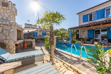 4-Bedroom Villa with Pool and Terrace in Novi Vinodolski