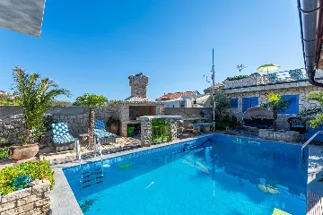 4-Bedroom Villa with Pool and Terrace in Novi Vinodolski