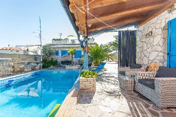 4-Bedroom Villa with Pool and Terrace in Novi Vinodolski