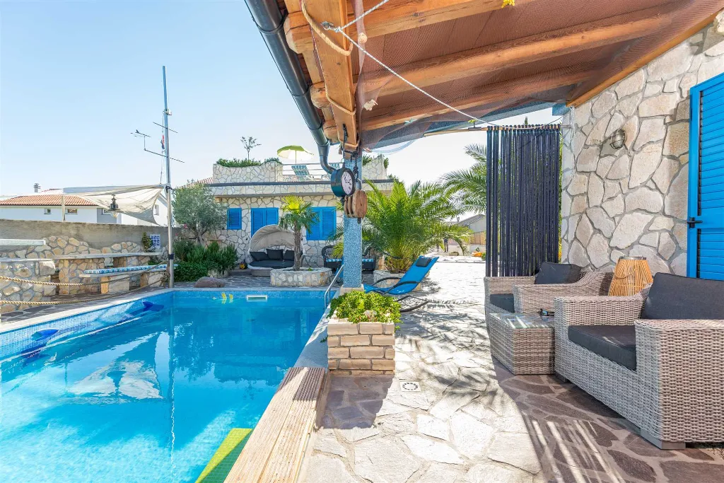 4-Bedroom Villa with Pool and Terrace in Novi Vinodolski