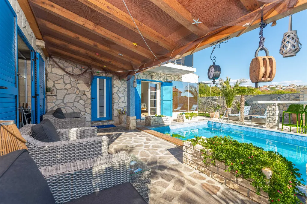 4-Bedroom Villa with Pool and Terrace in Novi Vinodolski
