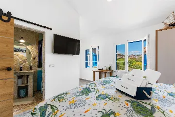 4-Bedroom Villa with Pool and Terrace in Novi Vinodolski