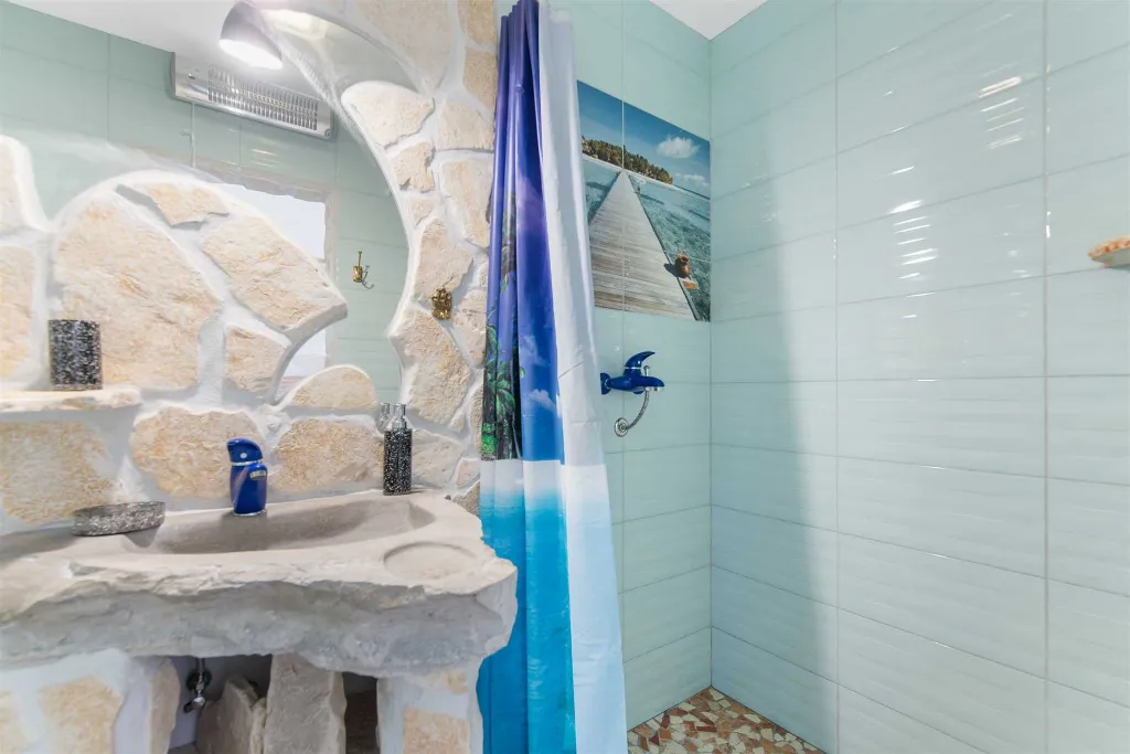 4-Bedroom Villa with Pool and Terrace in Novi Vinodolski