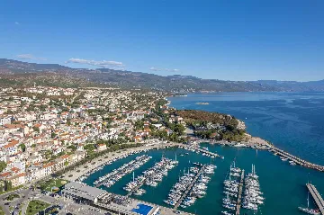 4-Bedroom Villa with Pool and Terrace in Novi Vinodolski